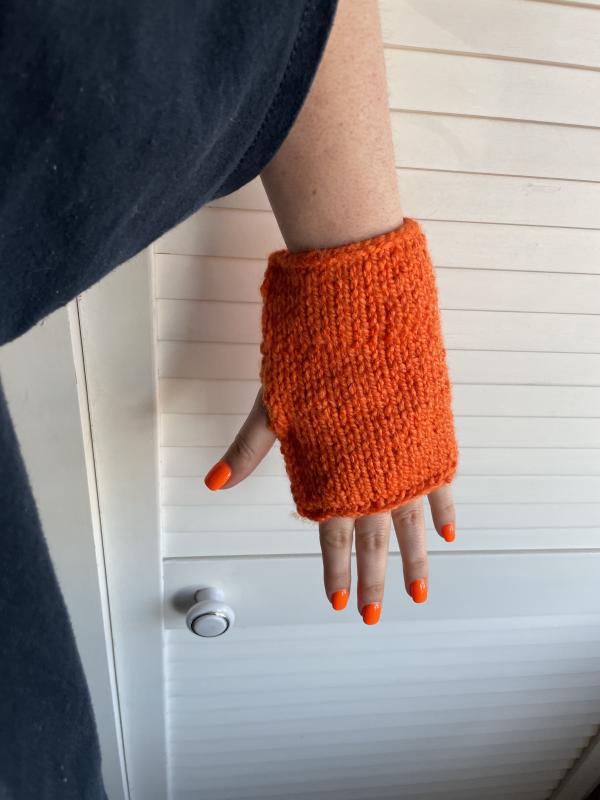 orange gartner knit handwarmers