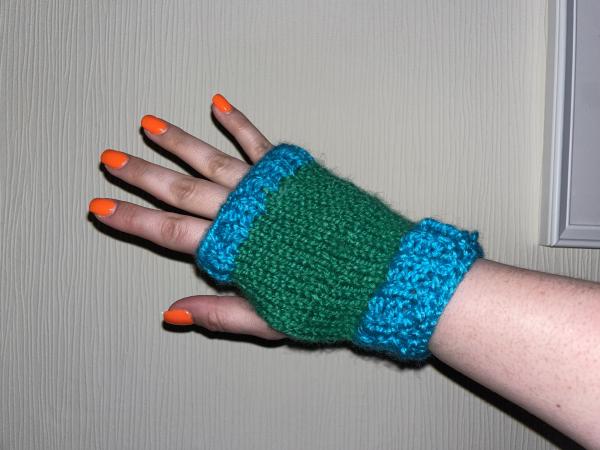 blue and green knit handwarmers with ribbing at the top and bottom